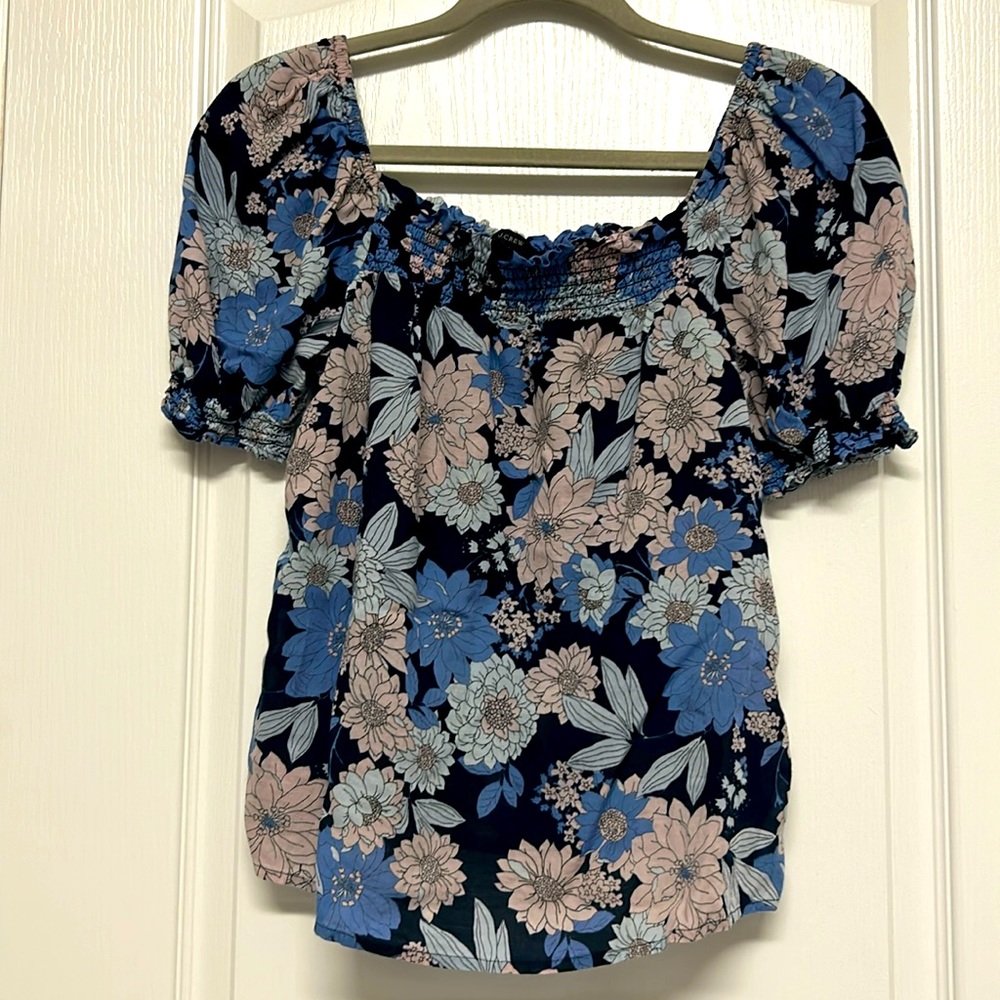 Squareneck puff-sleeve top in zinnia floral